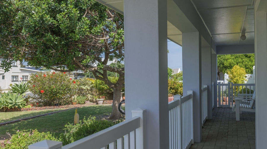 To Let 3 Bedroom Property for Rent in Struisbaai Western Cape